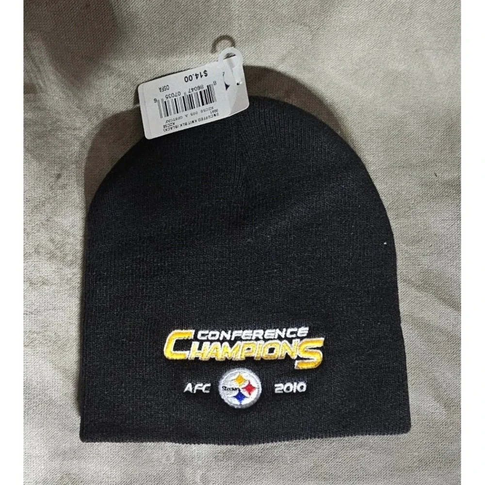 Pittsburgh Steelers AFC 2010 Conference Champions Beanie Hat and FBF Socks Set